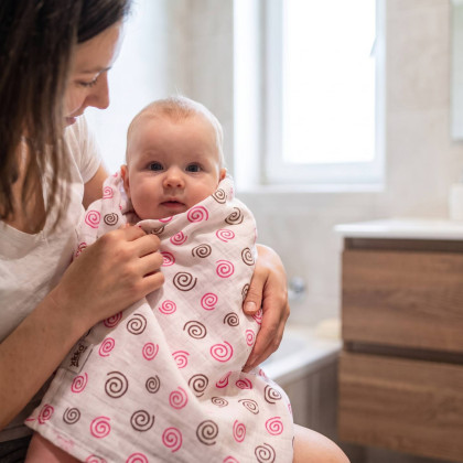 Bamboo muslin towel XKKO BMB 90x100 - Magenta Spirals